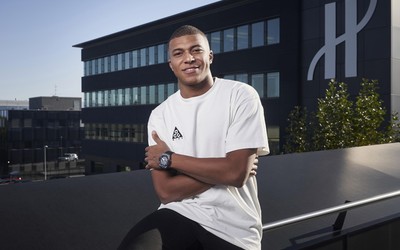 爱游戏电竞-凯特琳福特率队杀入总决赛